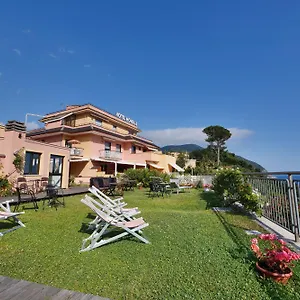 Mondial Hotel Moneglia